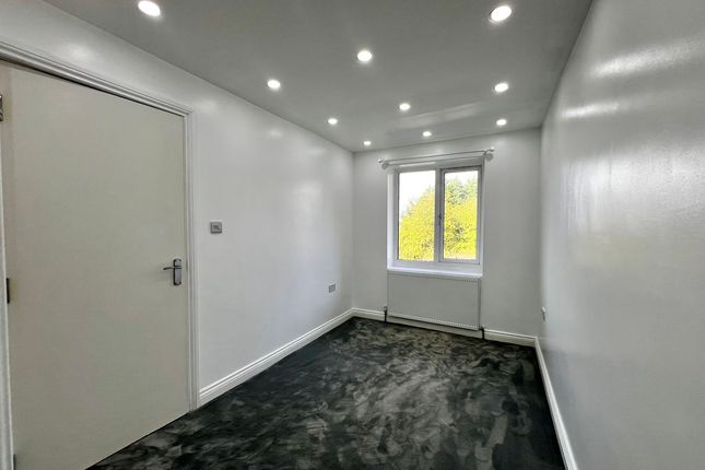 36, Longley Lane, Huddersfield photo 5