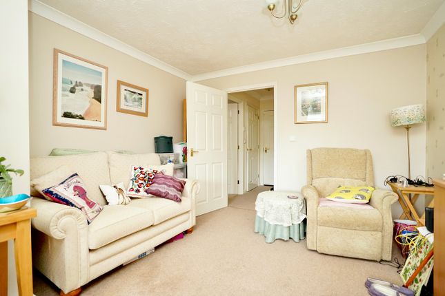 20 The Views, George Street, Huntingdon photo 2