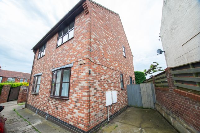 Thumbnail Semi-detached house to rent in Beck Lane, Keyingham, Hull