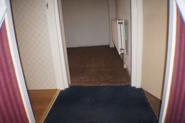 4 Woodale Avenue, Bradford photo 5