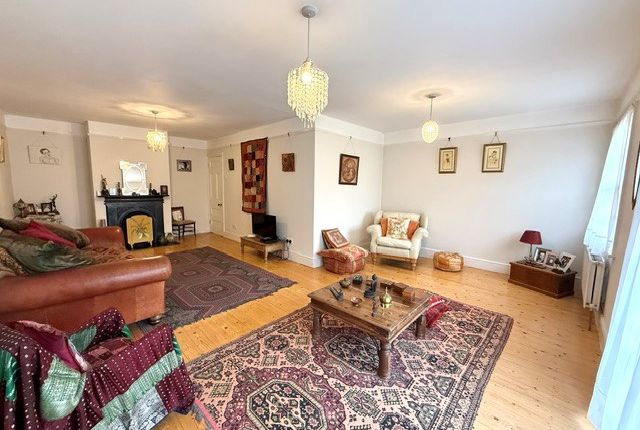 The Rise, Forest Road, Wokingham photo 3