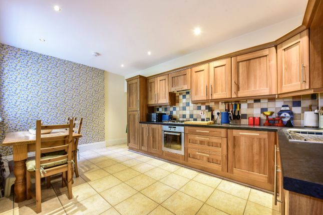 18 Loxley Court, Sheffield photo 2