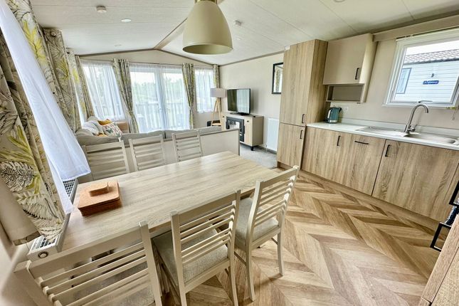 3-bed caravan on Green Hill Farm, Salisbury, £69,000