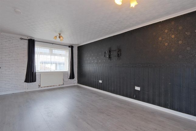 5, Flemington Gardens, Whitburn photo 2