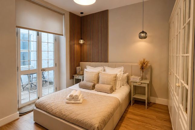 64 Redcliffe Square, London photo 5