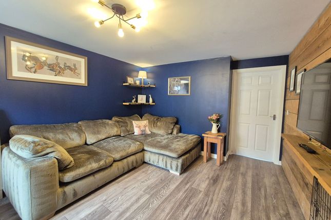 29 Howden Close, Coalville photo 2