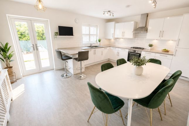 7 Laurel Close, Luton, Bedfordshire photo 4