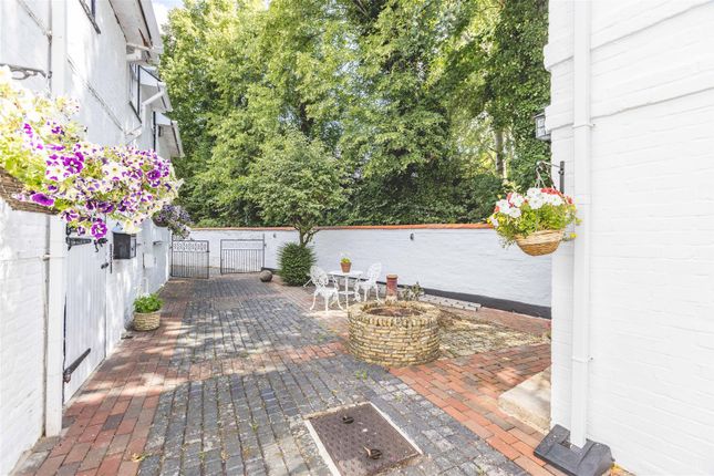 The Cottage, White Hermitage, Church Road, Windsor photo 2