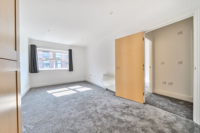 Flat 7, 177, London Road, Surrey photo 3