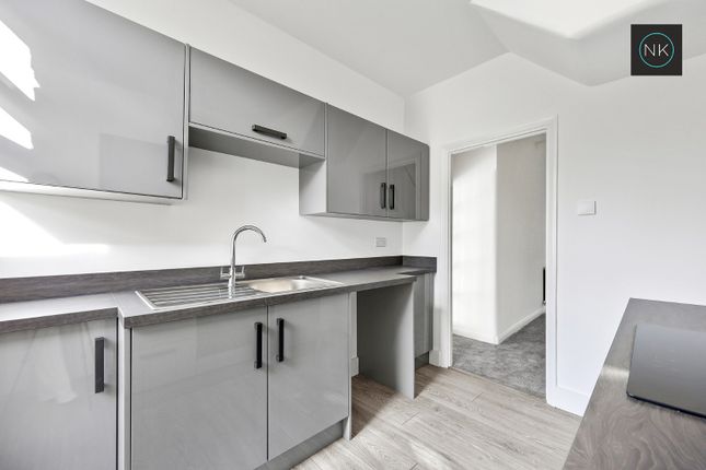 9, Gascoigne Gardens, Woodford Green photo 3