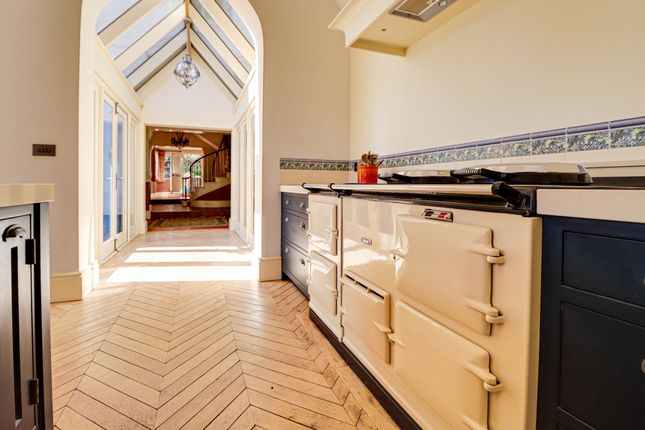 Kitchen/Walkway