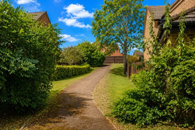 7, Lakeside, Wellingborough photo 4