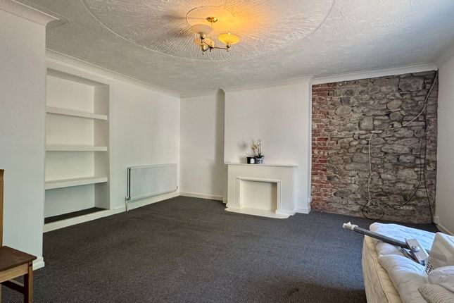 26, Carmarthen photo 2