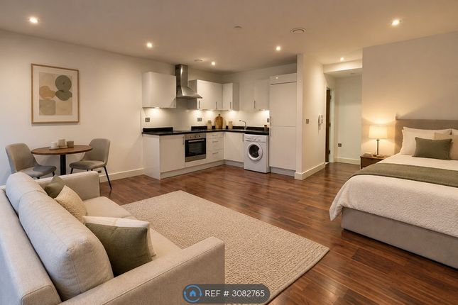 Studio flat on Mendy St, High Wycombe, £900/mo