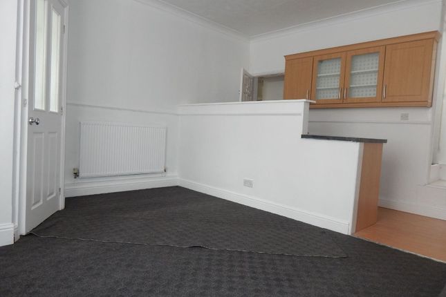 28 Oaks Road, Batley photo 3