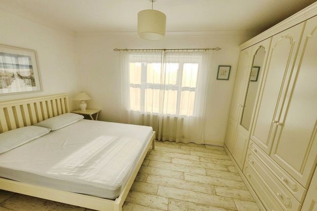 Pbox-Bedroom-335579.Jpg