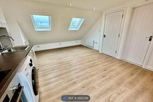 Middleton Avenue, Greenford photo 4
