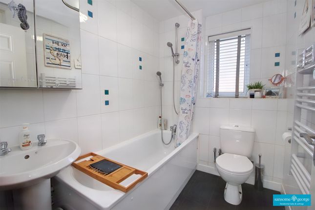 Flat for sale in Porlock Place, Calcot, Reading