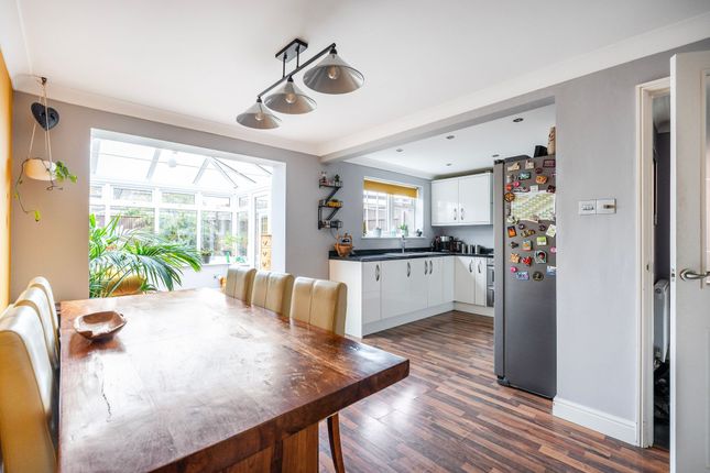 13 Selwyn Drive, Great Yarmouth photo 2