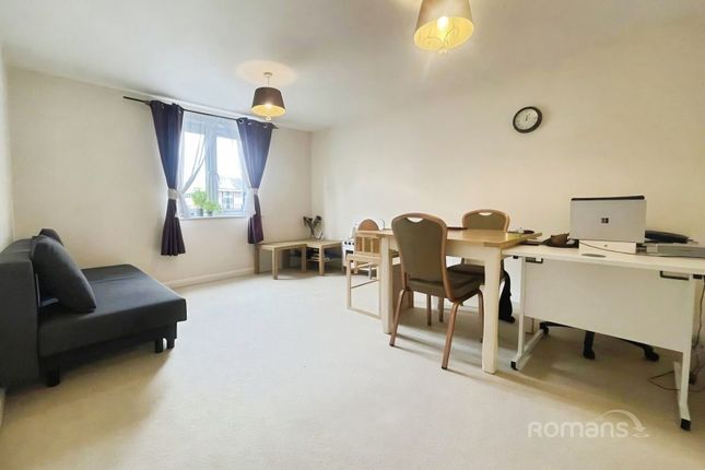Flat 26, Cardinal House, Farnborough photo 3