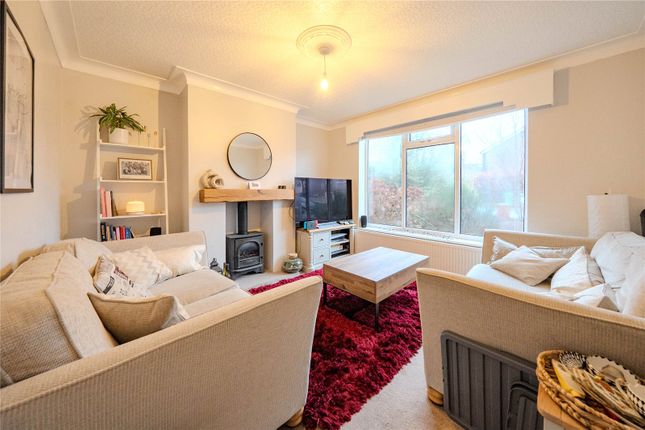 20, St. Annes Drive, West Yorkshire photo 2