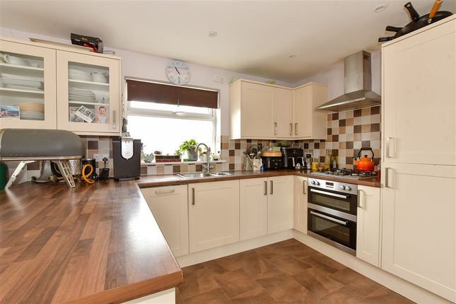 Avenue Road, Sandown photo 2