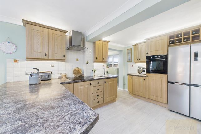 14, Oldbury Orchard, Gloucester photo 4