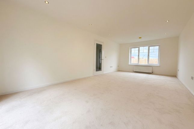 2 Cottage Grove Meikle Earnock Road, Hamilton photo 3