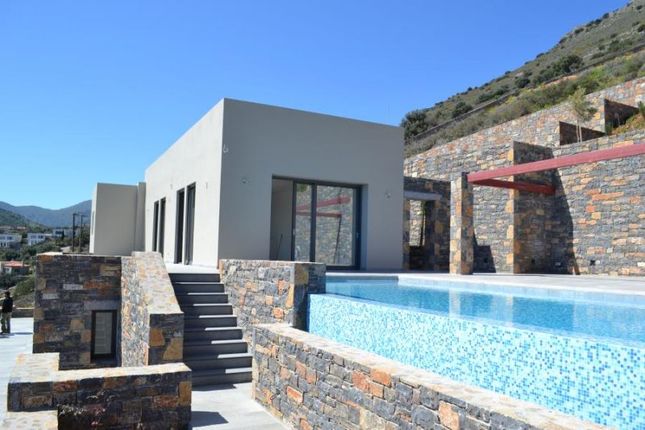 Villa for sale in Plaka, Greece