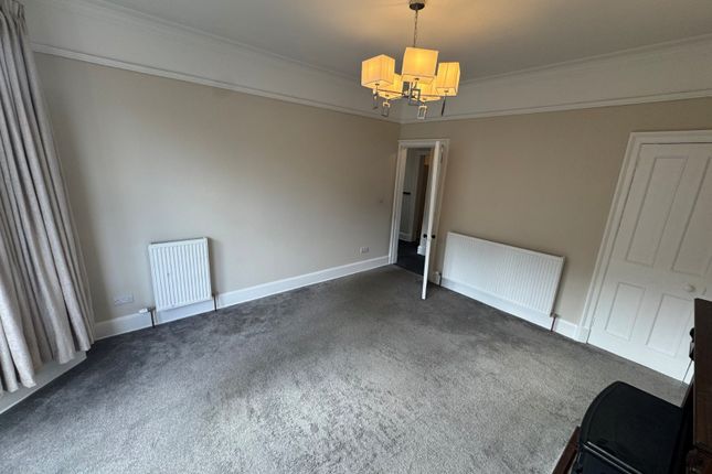 74, Willowbrae Avenue, Edinburgh photo 4