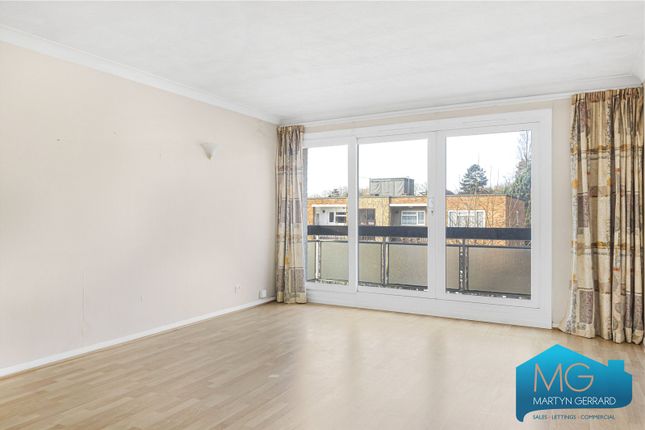 Flat for sale in Baronsmere Court, Manor Road, Barnet