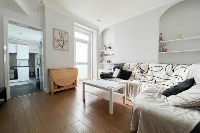 4-bed terraced on 28, Hirwain Street, Cardiff, £2,200/mo