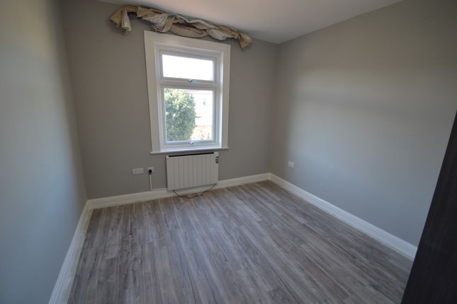 Flat 2,  24 Aberdeen Road, Harrow photo 2