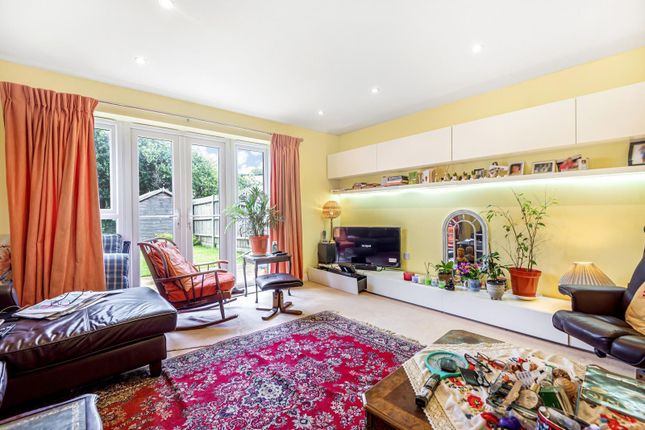 2, Russells Mews, Woking photo 4