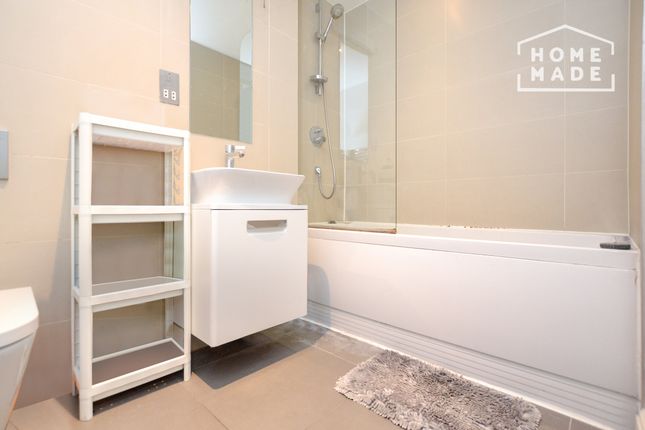Flat to rent in Scriven Street, Haggerston