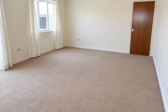 80 Nimbus Way, Newmarket photo 3