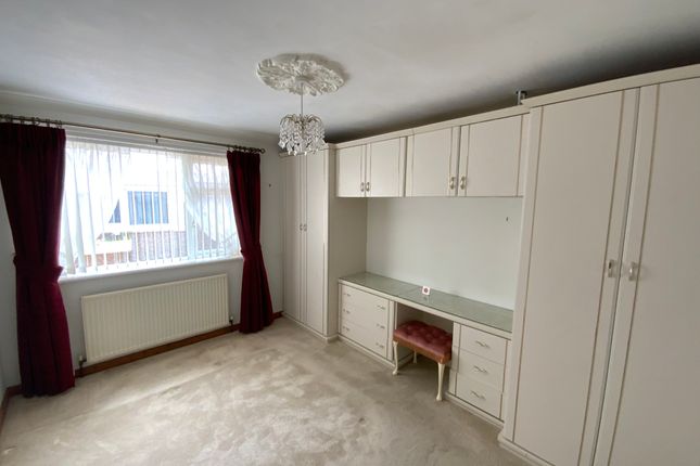 39, Seacroft Road, Withernsea photo 4