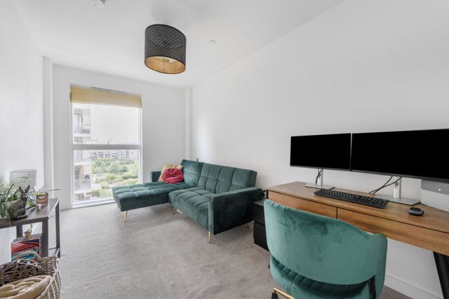 10 Anderson Road, London photo 3