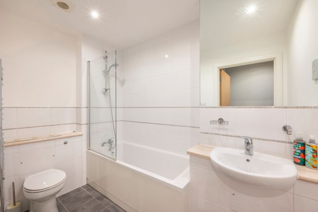 Flat for sale in Glenrose Court, 217 Long Lane