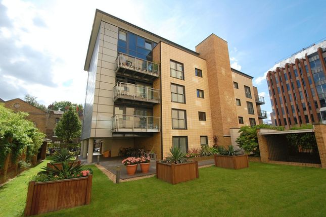 Flat 84, Ratcliffe Court Great Dover Street, London photo 4