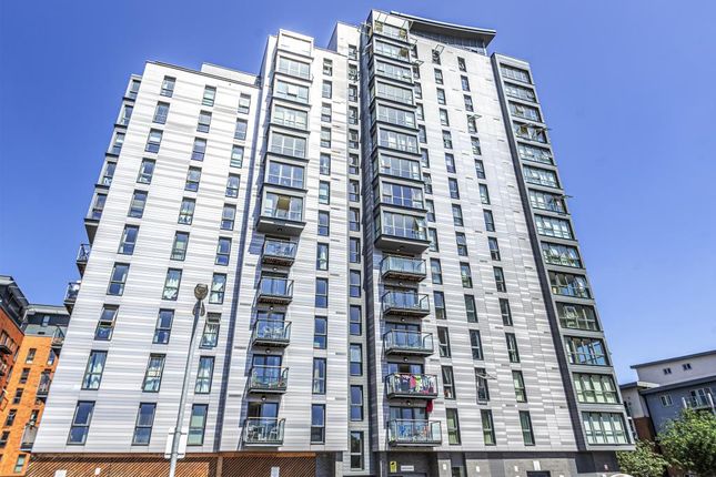 Thumbnail Flat to rent in Lexington Apartments, Slough