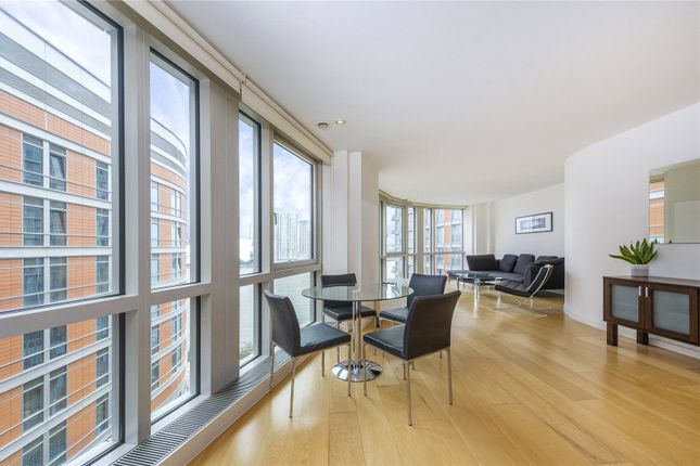 Flat to rent in Ontario Tower, 4 Fairmont Avenue