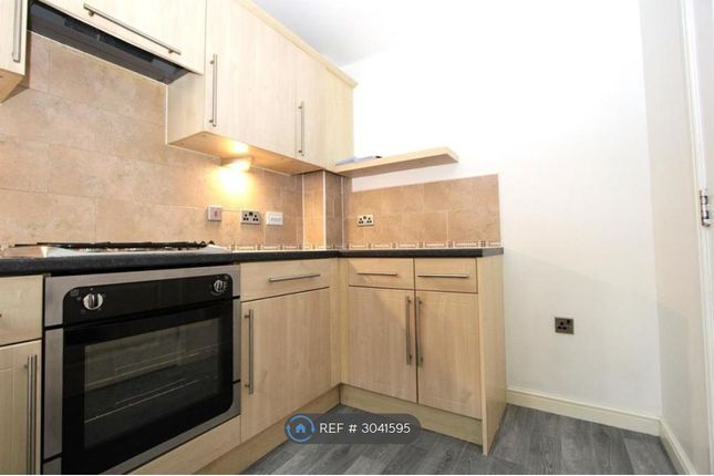 Alred Court, Bradford photo 3