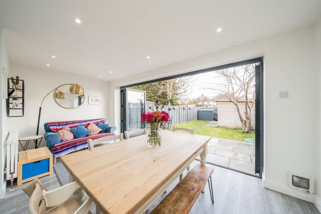 20, Prospect Crescent, Twickenham photo 4