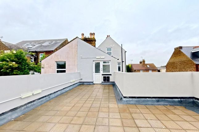 Flat 3, 1 London road, Sittingbourne photo 2
