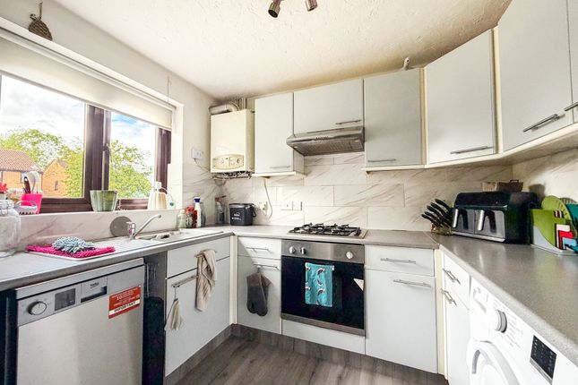 15 Vicarage Close, Brierley Hill photo 4
