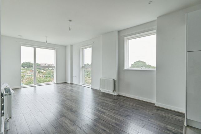 34 Bellingham Court,, Larner Road, Erith photo 4