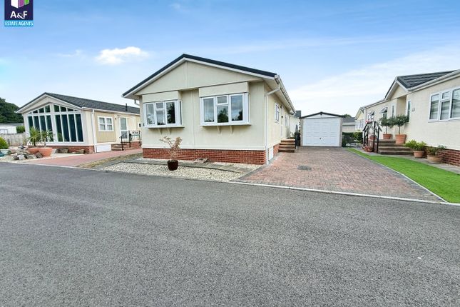 2-bed caravan on 56, Chilton Park, Bridgwater, £197,500