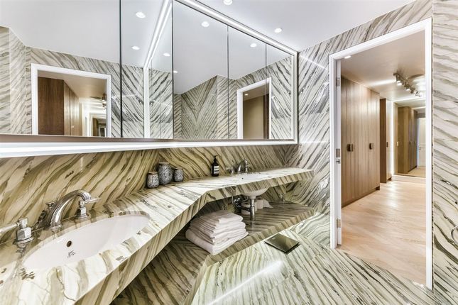 Knightsbridge Luxury  Flat 30, Wellington Court (31).Jpg