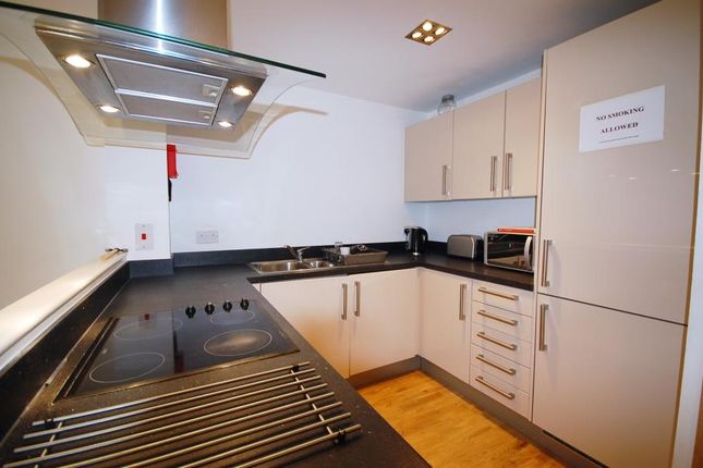 Town house to rent in Hawkins Road, Colchester, Essex